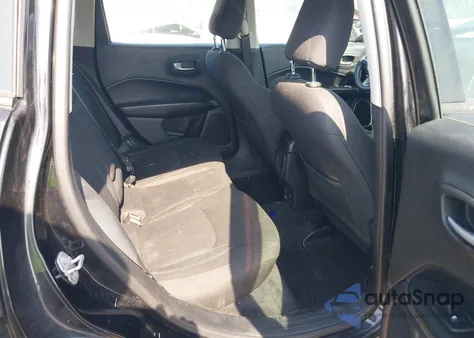 2018 Jeep Compass Sport Fwd z USA, uszkodzony, nr VIN 3C4NJCAB2JT211158